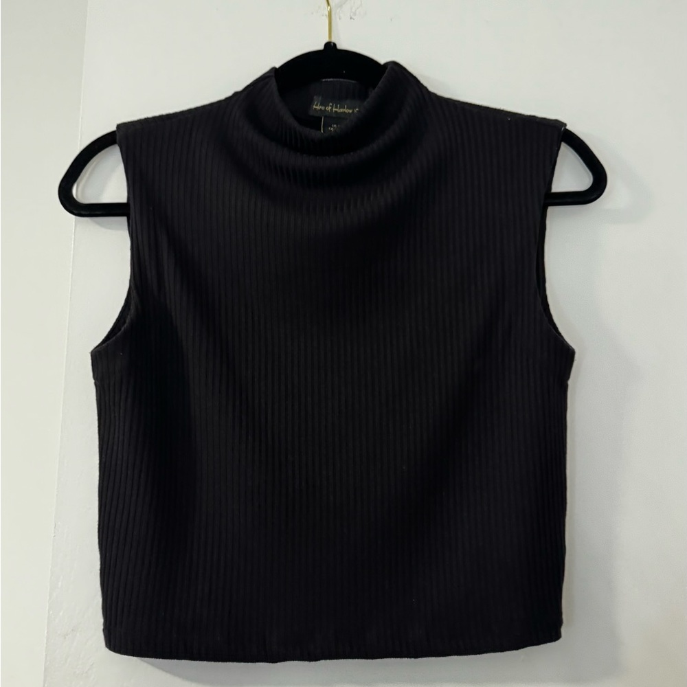 House of Harlow Mock Neck Sleeveless Ribbed Top